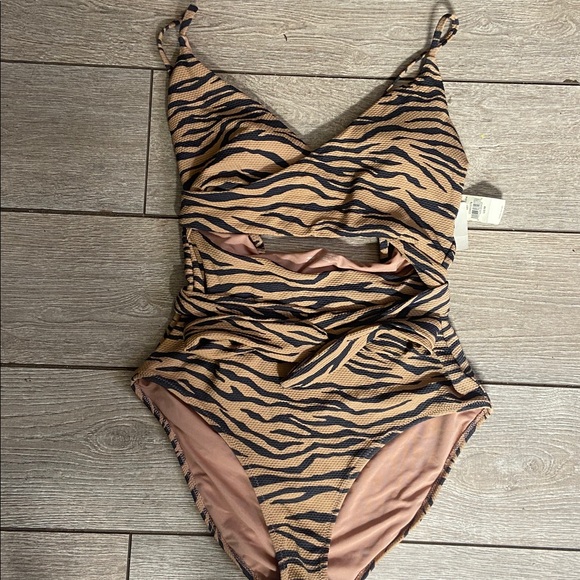 Aerie Brown and Black Animal Print Swimsuit NWT - Picture 2 of 4